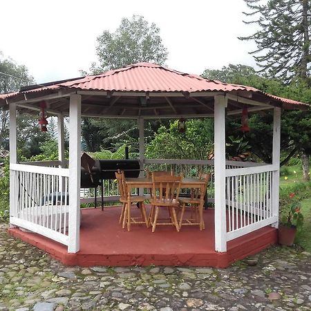 필란디아 La Gaviota Bnb B&B 외부 사진